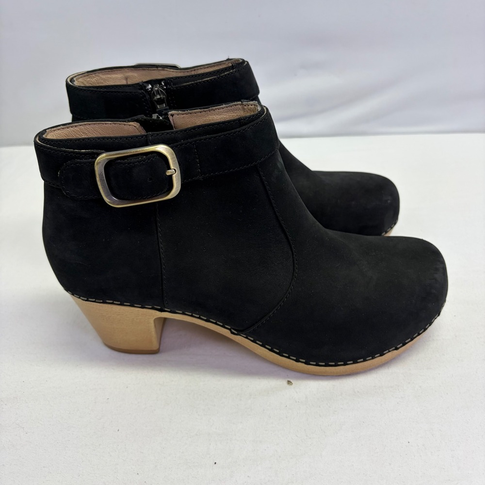 Dansko Autumn Booties Boots Womens 40 Black Nubuck Leather Clog Buckle Comfort